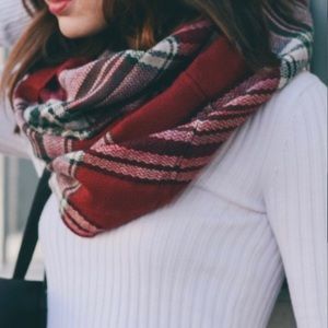 🆕 Cozy Red Plaid Flannel Infinity Scarf NWOT
